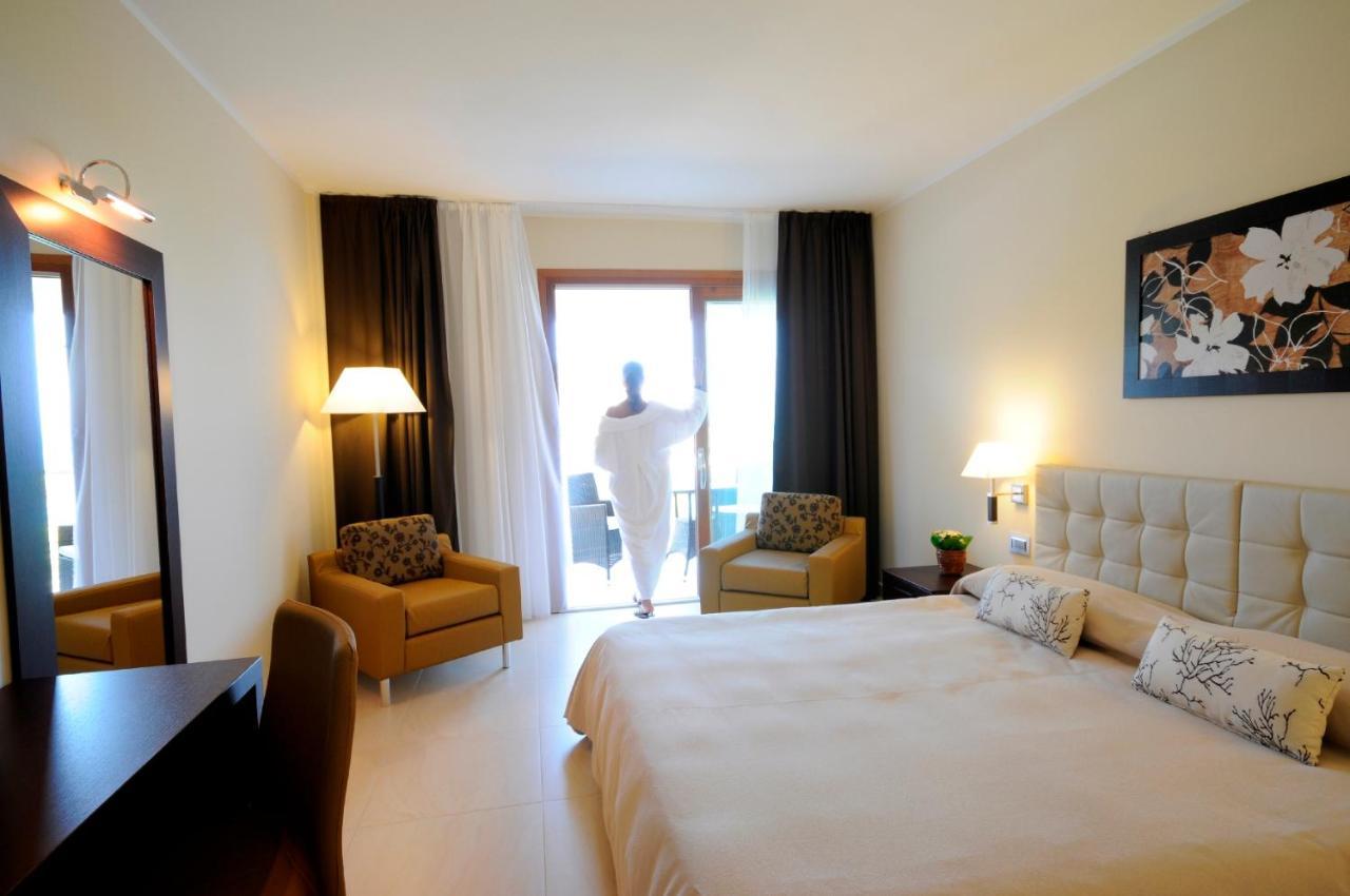 Pugnochiuso Resort Hotel Del Faro Vieste Buitenkant foto