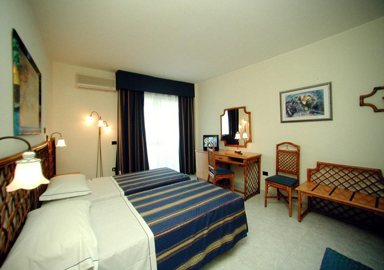 Pugnochiuso Resort Hotel Del Faro Vieste Buitenkant foto